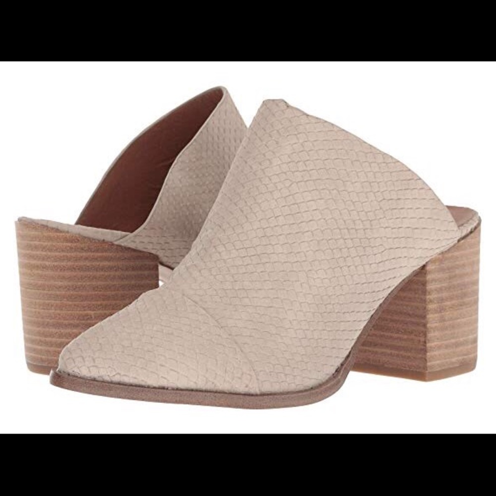 Report mule heels